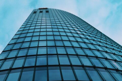 Glass curtain wall